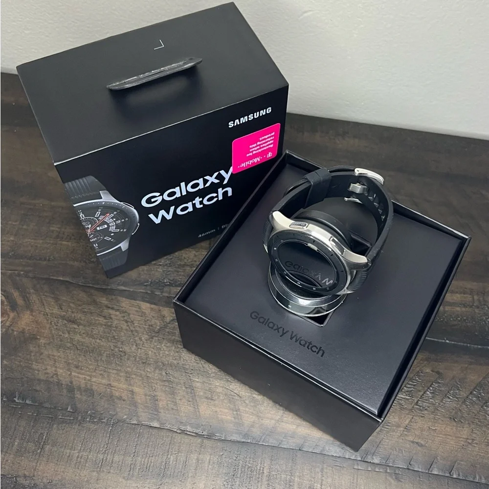 Samsung Galaxy Watch - Silver 46mm | Bluetooth + LTE